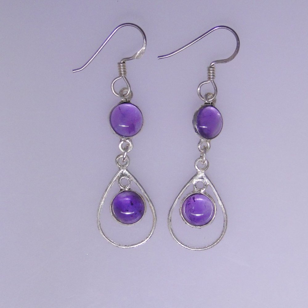 Sterling Silver dangle earrings with Amethysts